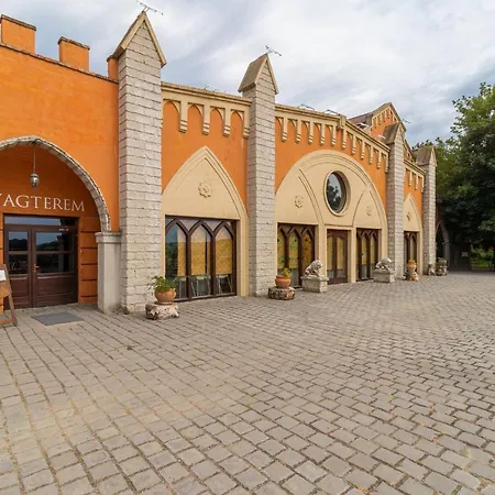 Hotel Puchner Kastelyszallo Premium 4*