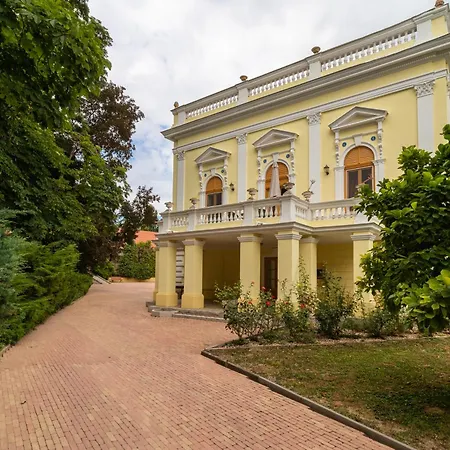 Hotel Puchner Kastelyszallo Premium 4*