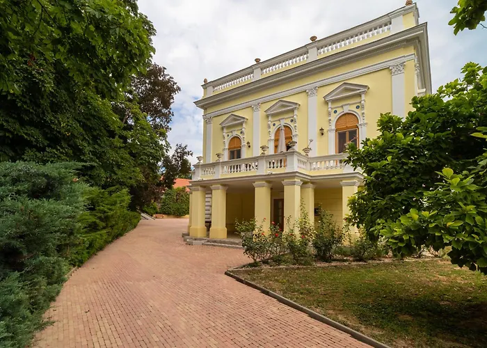 Hotel Puchner Kastelyszallo Premium 4*